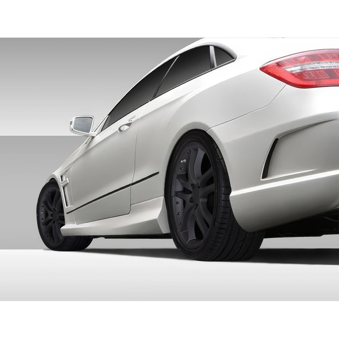 All kind of Exterior/Side Skirtsfor  Mercedes-Benz E-Class 2010. 1
